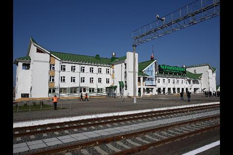 Construction of the 1·9bn rouble facility started in 2005, and the station has been used as a passing point since August 2016.
